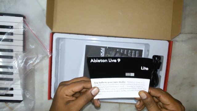 Unboxing,, AKAI APC KEY-25 (Ableton Live Controller With Keyboard), First Look смотреть онлайн
