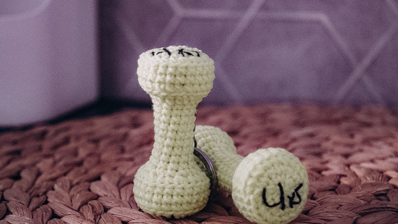 Г - гантель. челлендж по вязанию крючком брелоков. Мастер-класс амигуруми