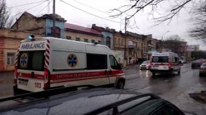 Compilation of Ukrainian ambulances responding with lights and sirens
