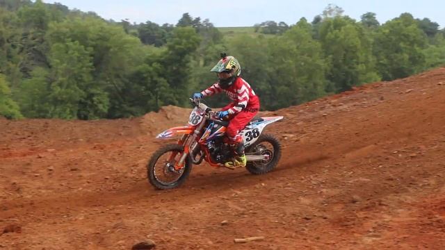 DIRT BIKE LIMBO!!! Top secret motocross techniques! смотреть онлайн