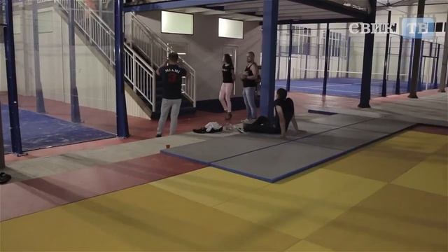 Кто «зажигает» в воронежском «Падел Клубе»No solo Padel! Master Class de Bachata смотреть онлайн