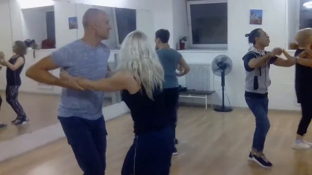 Меренге в Школе танцев Чино - Hector Acosta "La Morena" смотреть онлайн