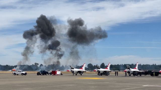 McChord AFB Airshow | Thunderbirds | JBLM, WA | Pearl Harbor Reenactment | Da Spencer Adventure смотреть онлайн