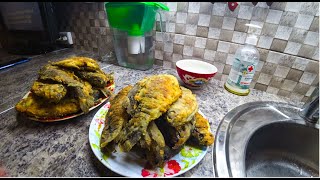 Наловил карасей в пожарном водоеме и сжарил их в молоке и муке!.mp4 смотреть онлайн