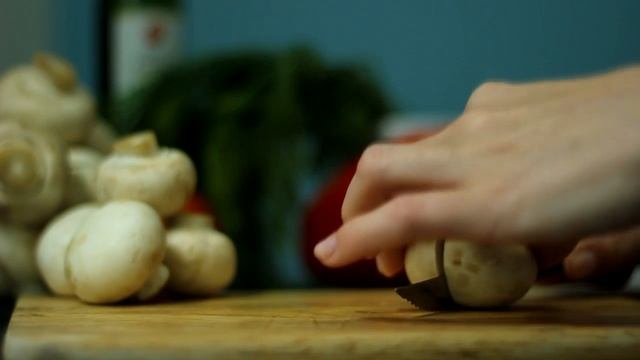 Теплый салат с сыром фета смотреть онлайн