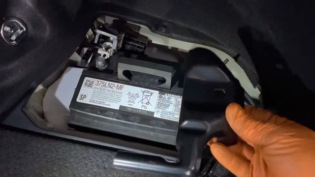 2019-2024 Lexus ES300h Hybrid 12 Volt Vehicle Auxiliary Battery Replacement Instructions смотреть онлайн