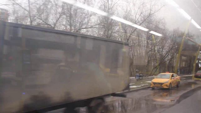 По весеннему Бирюлево - на автобусе М88 отправляемся в центр из 2-го микрорайона Загорья смотреть онлайн