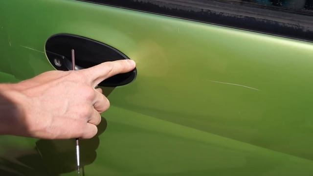 Как убрать ЦАРАПИНУ с авто СВОИМИ РУКАМИ смотреть онлайн