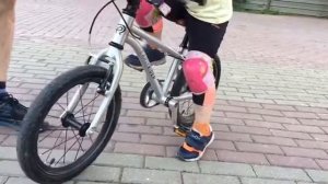 Как научить ребенка кататься на велосипеде за 1 день