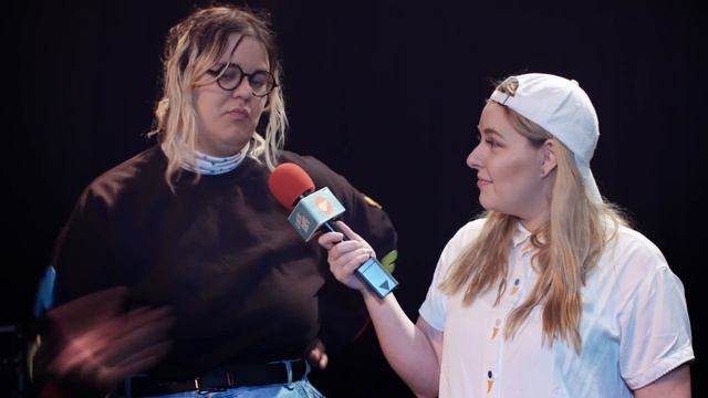 Safia Nolin pète une guitare et parle de son été bien rempli! | LE SAC DE CHIPS смотреть онлайн