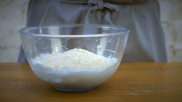 Croissant Macarons | THE FIRST OF IT'S KIND! (Maybe?) смотреть онлайн