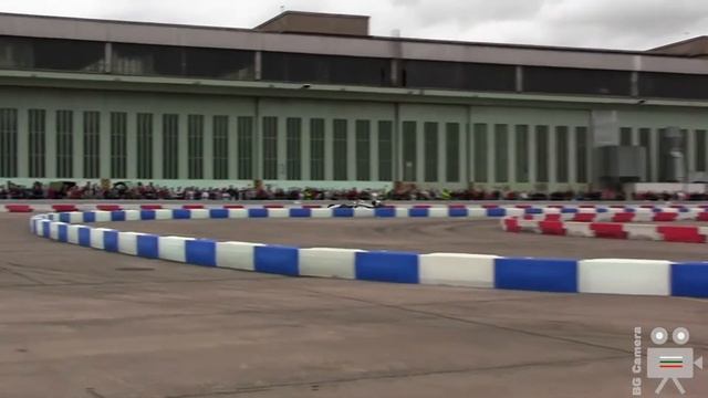 Mika Häkkinen Mercedes Formula 1 World Champion Car - F1 McLaren-Mercedes MP 4-13