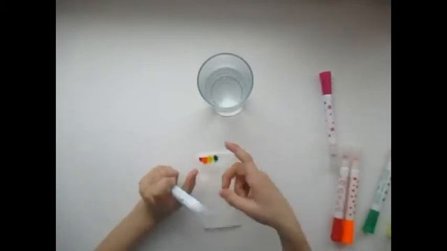 Эксперимент с водой для детей! Радуга! Вода рисует радугу! Удивительный эксперимент! смотреть онлайн