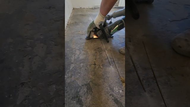 Демонтаж стяжки пола | Ремонт квартир в СПб #ремонтквартир #демонтаж #демонтажстяжки #гипрок смотреть онлайн