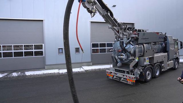 Der patentierte FFG-Tandem-Teleskopausleger XL in Aktion. смотреть онлайн