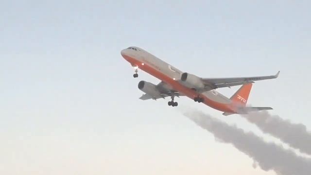 Ту-204С Конденсационный (инверсионный) след со взлёта!!! #АвиаКрасота смотреть онлайн