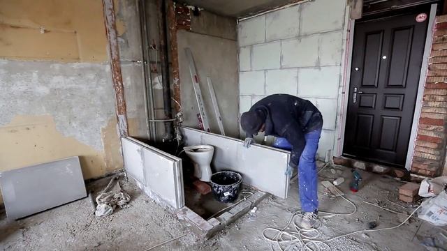Ремонт. День 15. Строительство. Санузел. Входная дверь. смотреть онлайн