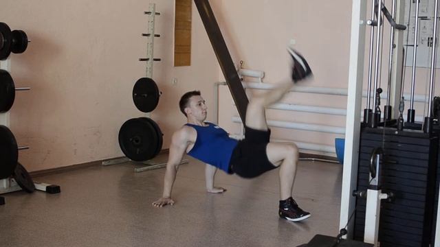 выбросы ног в упоре лёжа смотреть онлайн