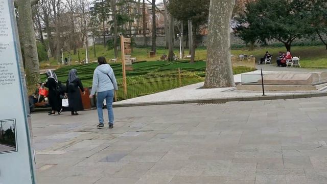 Как выглядят люди на улицах Стамбула. Апрель 2021 года смотреть онлайн