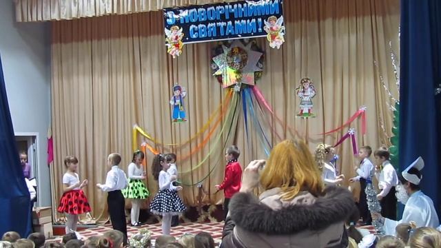 Предновогодний школьный праздник (дек 2014) в НРЦ №12 (школа для слабовидящих детей) смотреть онлайн
