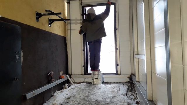 Устанавливаем противопожарную дверь в сэндвич панели!!! смотреть онлайн