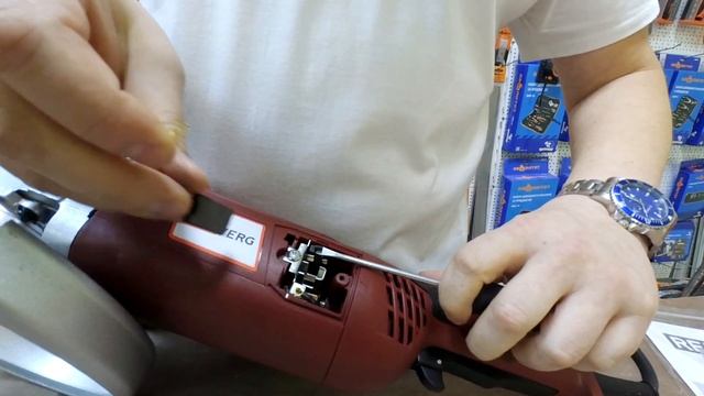 Видео-инструкция как заменить угольные щетки на УШМ RedVerg RD-AG230-230S: как разобрать болгарку смотреть онлайн