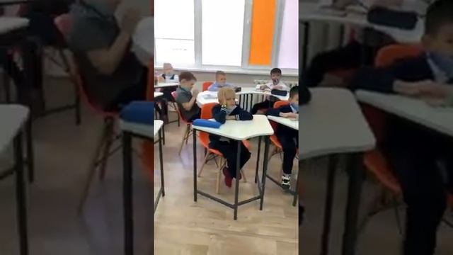 «Читаем и обсуждаем вместе»: литературные клуб школьной библиотеке