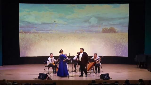 Выходил на поля молодой агроном - Антон Малышев и Мария Кравченко смотреть онлайн