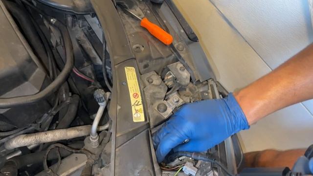 How To Replace BMW Angel Eye Halo Bulbs! | WHITE LED UPGRADE/REPLACEMENT смотреть онлайн