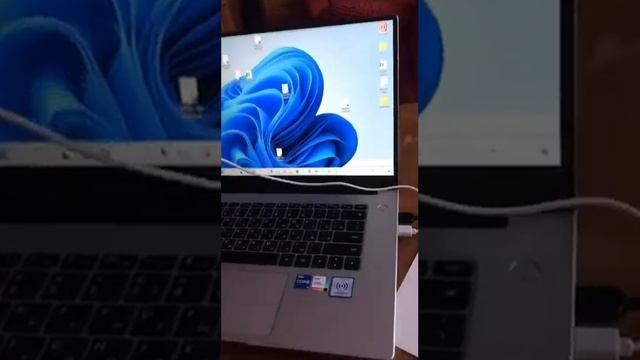 Зарядка ноутбука без зарядки. Вечный двигатель. смотреть онлайн