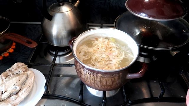 ЖИВУ ВЕСЬ ДЕНЬ на КАРТОФЕЛЕ // день второй НЕДЕЛЯ на 500 РУБЛЕЙ смотреть онлайн