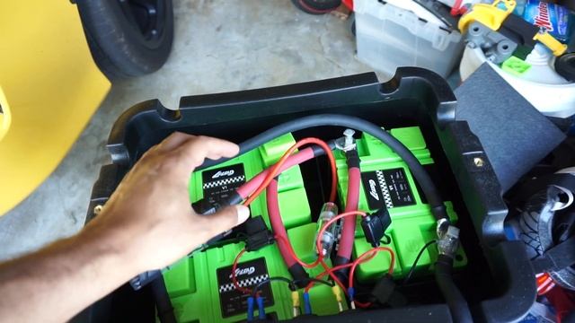 Doomsday Datsun gets the ultimate Lithium dual battery inverter setup! смотреть онлайн