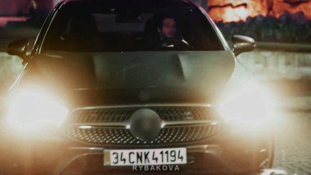 Turkish Multicouples || Плакала