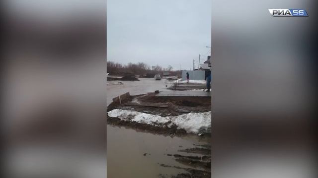 Под Оренбургом затопило дачный поселок смотреть онлайн
