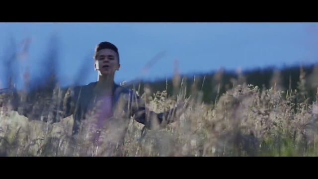 Maykel - Bajo La Lluvia смотреть онлайн