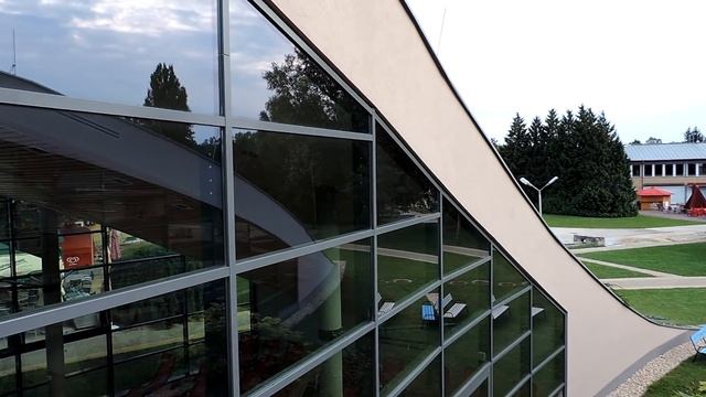 Hungary.Термальная купальня Bükfürdõ. Помещения для отдыха смотреть онлайн