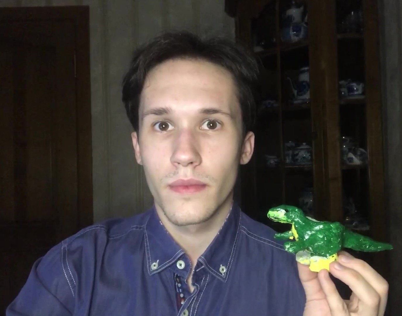 Быстрый когтистый: леплю из глины хищного ящера дейнониха смотреть онлайн