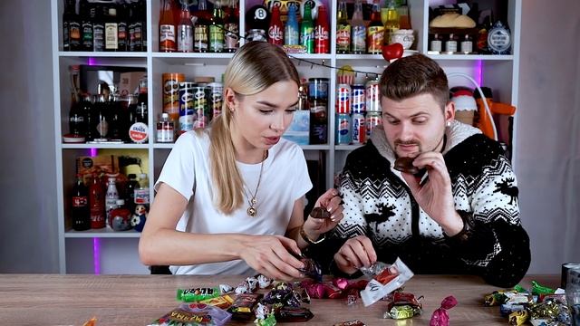 Самый дорогой новогодний набор конфет / Больше КИЛОГРАММА сладостей смотреть онлайн