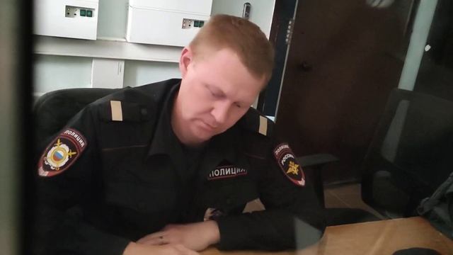 Как всегда запрет на видео фиксацию, не понятно кто это? и кому передать документы. смотреть онлайн