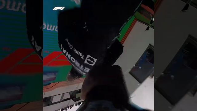 F1: When things get bubbly on the podium! ? @ferraritrento #F1 #HungarianGP смотреть онлайн
