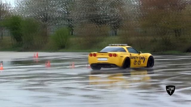 Chevrolet Corvette C6 Z06 Safety Car Doing DONUTS & DRIFTING On Wet Surface! смотреть онлайн