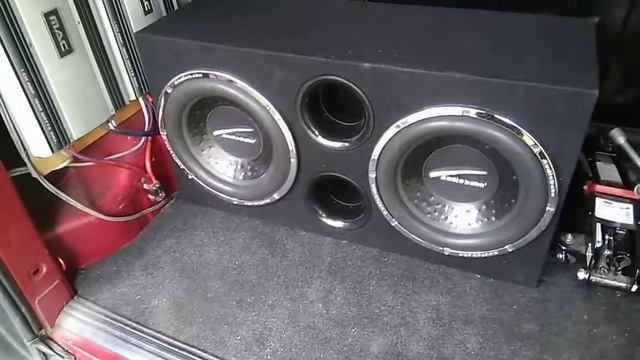 MAC Audio a Audiobahn v Peugeot Partner смотреть онлайн