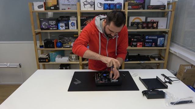 Корпус Trin U01+Core i3-7100: борьба за место! смотреть онлайн