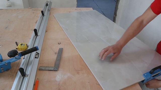 Новая модель Подстолье складное сороконожка для крупного формата.