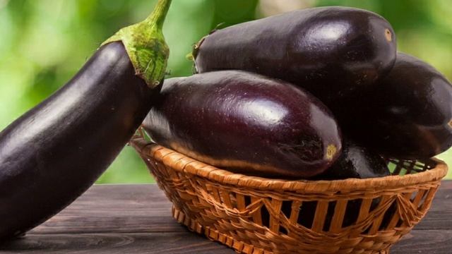 Чем подкормить баклажаны, баклажаны на грядке, на даче, в теплице, в парнике смотреть онлайн