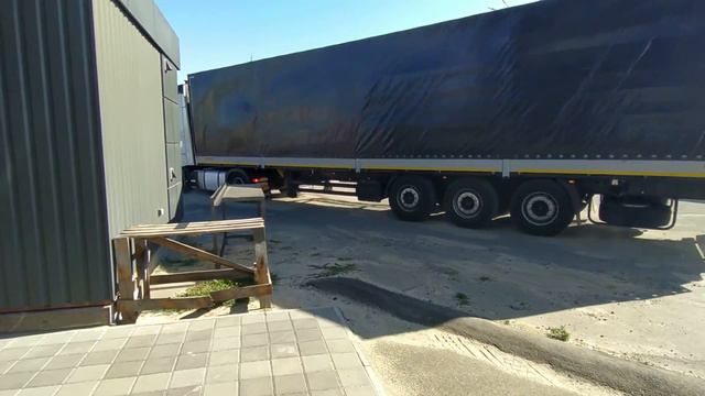 Вторник, рабочий день на Дельта 2015. Продали новый DAF CF85 + полуприцеп Bodex зерновоз смотреть онлайн