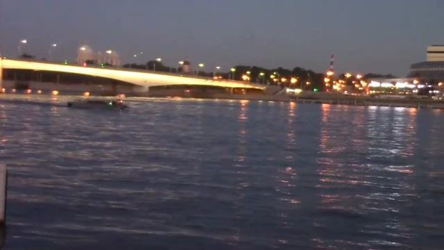 Друзья из Финляндии прокатили по ночному Питеру, разводные мосты. Подарки ))) Питер #21 смотреть онлайн