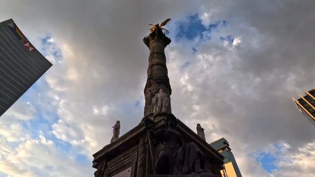 FIRST IMPRESSIONS OF MEXICO CITY 🇲🇽 2023 смотреть онлайн