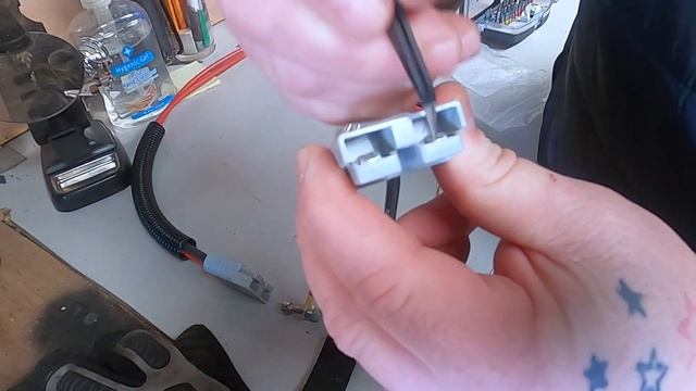 Charging a crafter / sprinter VAN battery HACK смотреть онлайн