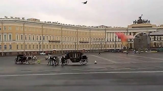 Здесь, на Дворцовой площади, у Зимнего... смотреть онлайн